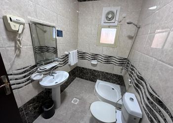 استديو بأثاث مريح وبسيط 