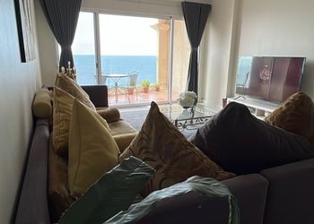 شقة بصالة انيقة وغرفة نوم 