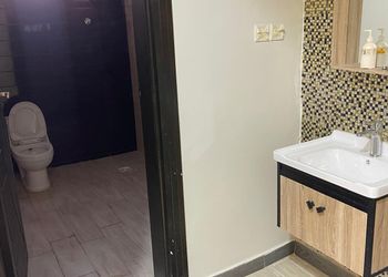 مزرعة بمناظر خلابة وجلسة خارجية 