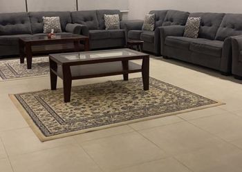 استراحة بملعب كرة طائرة ومسبح