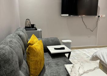 استديو بتصميم مودرن ودخول ذاتي
