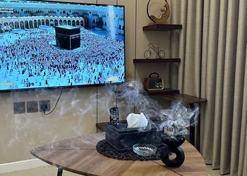 شقة بصالة جلوس وغرفة نوم