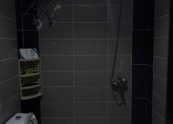 شقة بغرفة نوم وصالة دخول ذاتي 