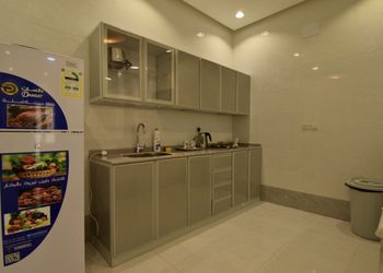 استراحة بركن شواء ومسطح اخضر
