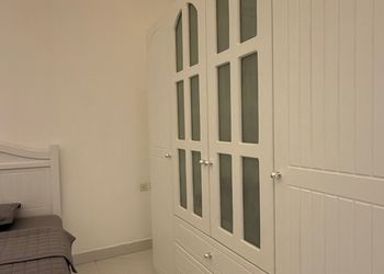 شاليه بصالة داخلية مع مسبح