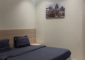 استديو بسرير ماستر وأثاث مريح 