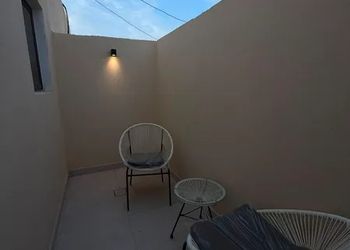 استديو بسرير ماستر وجلسة جانبية 