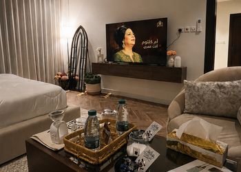 استديو بسرير ماستر وجلسة جانبية