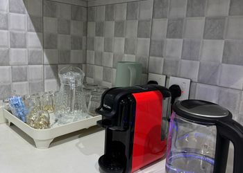شقة فاخرة بثلاث غرف نوم وصالة