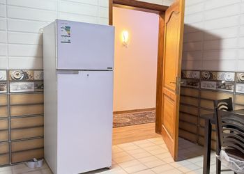 شقة بصالة وغرف نوم