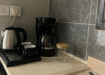 استديو بسرير ماستر وجلسة 