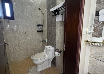 شقة بصالة وغرفة نوم