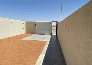 شاليه بغرفتين نوم وفناء خارجي 