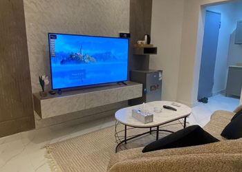 استديو بأثاث مريح وبسيط 