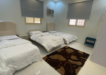 شقة بثلاث غرف نوم 