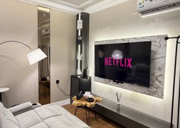 استديو بتصميم أنيق ودخول ذاتي