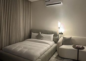 استديو بدخول ذاتي وتصميم هادئ 
