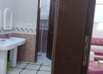 دور ارضي بمجالس وغرف نوم