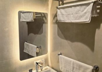 استديو بسرير ماستر وجلسة جانبية