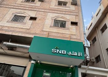 شقة بألوان مريحة وأثاث راقي