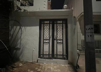 شقة بغرفتين نوم وصالة جلوس 