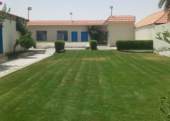  استراحة بمسطح اخضر وجلسة 
