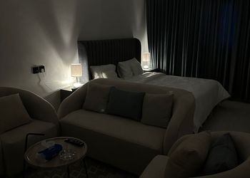 استديو هادئ بدخول ذاتي 