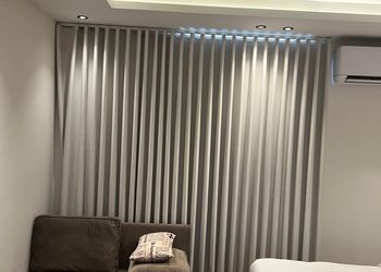 استديو بسرير ماستر وجلسة جانبية 