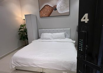 استديو هادئ بسرير ماستر 