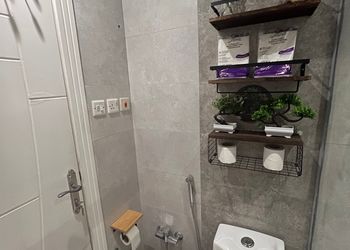 شقة ببلكونة مطلة ودخول ذاتي