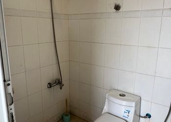 شاليه بجلسة خارجية ومسبح 