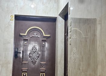 شقة بأثاث مريح وبسيط 