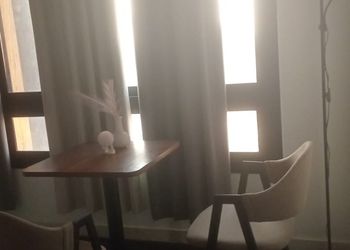 شقة بغرفة معيشة وغرفة نوم 