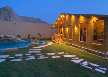 استراحة بألعاب أطفال ومسبح