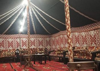 مخيم بركن شواء وملعب كرة طائرة