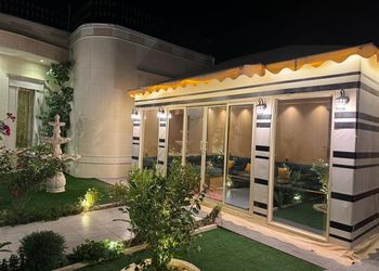 شاليه بألعاب أطفال ومسبح