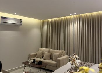 استديو بسرير ماستر وأثاث مريح 