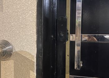 استديو بسرير ماستر وجلسة جانبية 