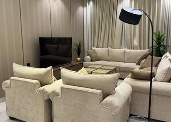 شقة بغرفة معيشة وغرفتين نوم 