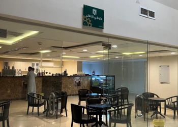 شقة بغرفتين نوم وغرفة جلوس 