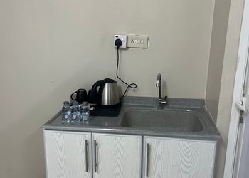غرفة بأثاث مريح و بسيط 