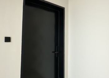 استديو بسرير ماستر وجلسة جانبية
