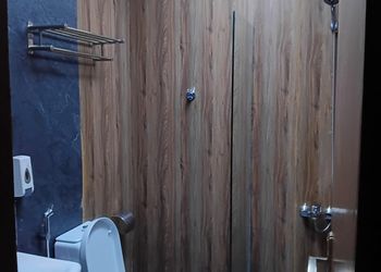 استديو بأثاث مريح وبسيط 