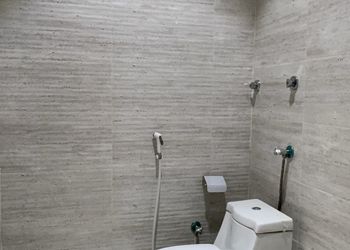 استديو بأثاث مريح وبسيط 
