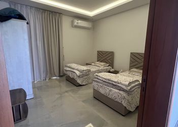 استراحة بمسطح اخضر وجلسة