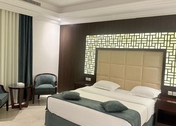 استديو بأثاث مريح وبسيط 