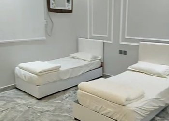 شاليه بمسطح اخضر و مسبح