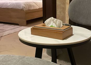 استديو بأثاث مريح وبسيط 