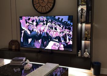 شقة بصالة أنيقة وغرفة نوم مريحة