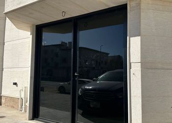 استديو بسرير ماستر وجلسة جانبية 